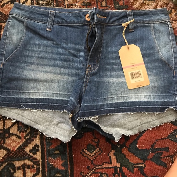 Jean Shorts - Picture 1 of 3